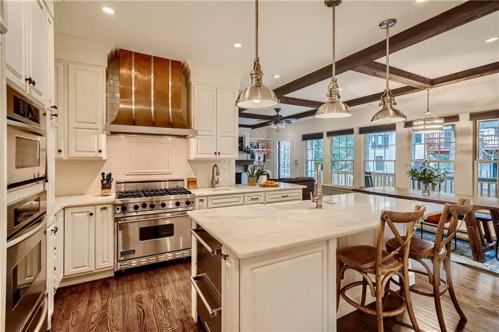 Briarwood Court