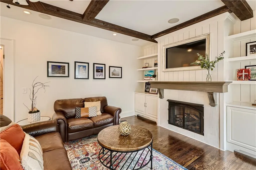 Briarwood Court